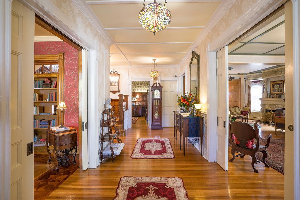 The Wallingford Victorian Inn Exterior photo